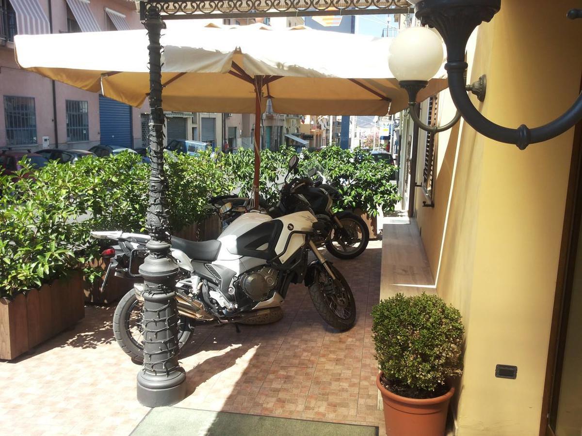 Hotel Paradiso Delle Madonie Castelbuono  Exterior photo